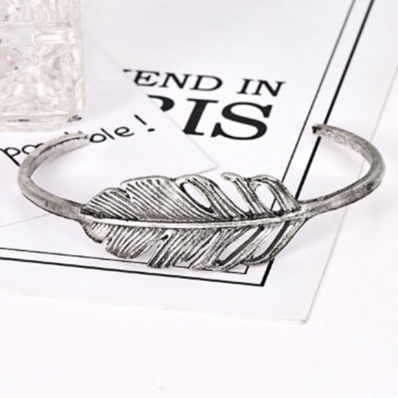 🎁 5 for $35! Silver Bracelet Trio - Picture 3 of 6